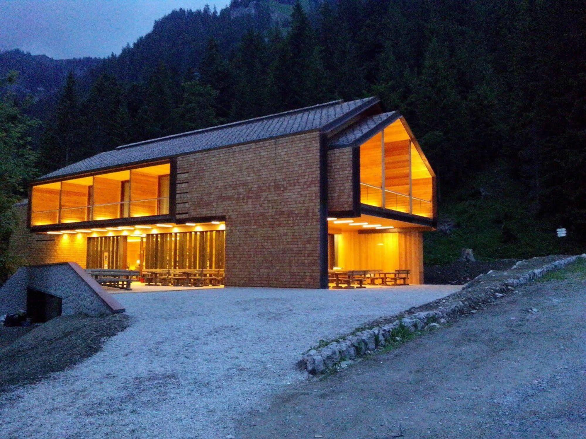 Vallesinella Hotel Restaurant Bar Madonna Buitenkant foto